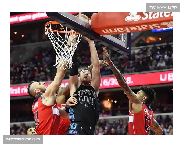 前瞻:黄蜂客场挑战步行者,争夺东部最后一张附加赛门票的关键战役